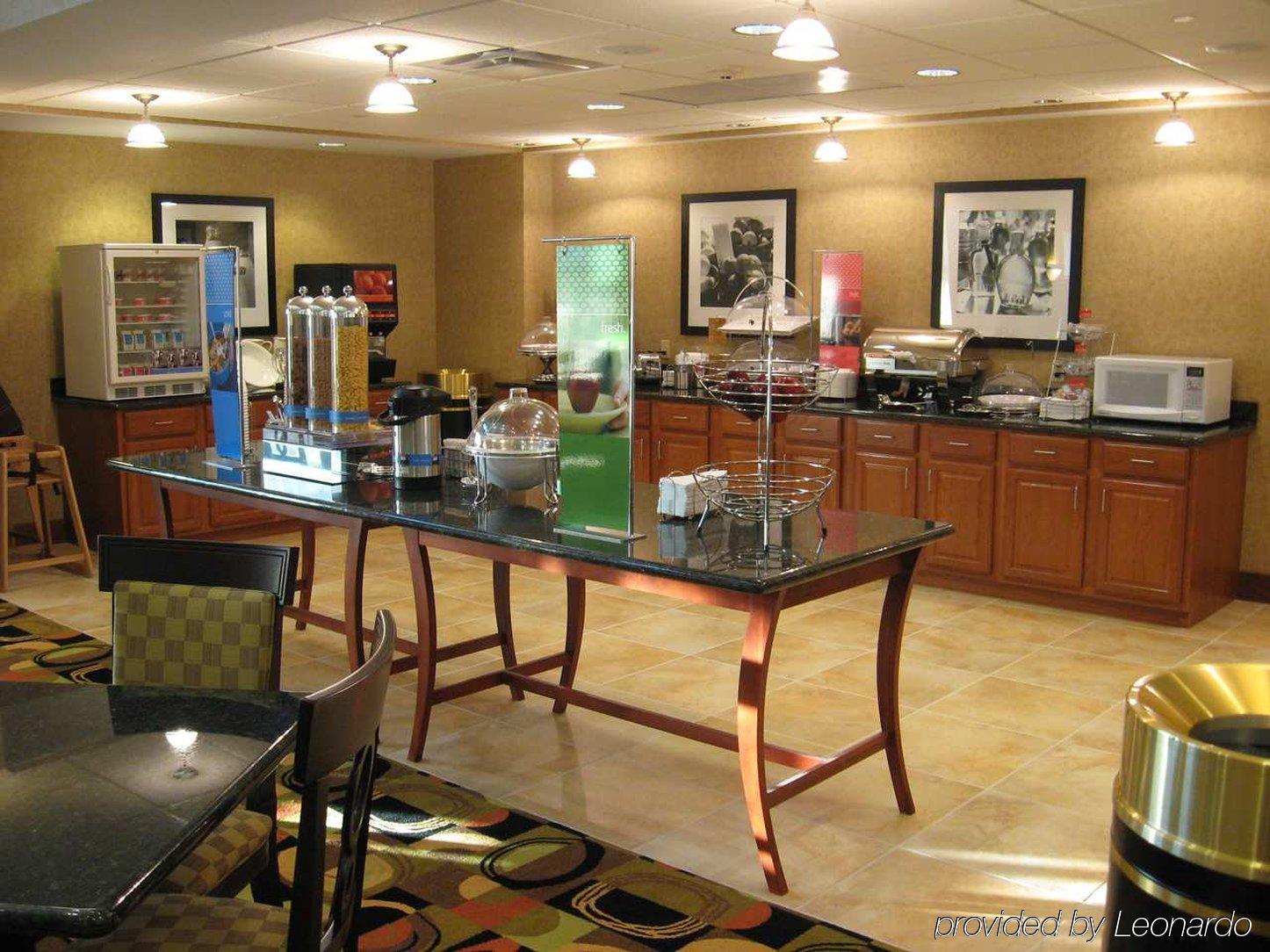 Hampton Inn & Suites Davenport Restaurant foto
