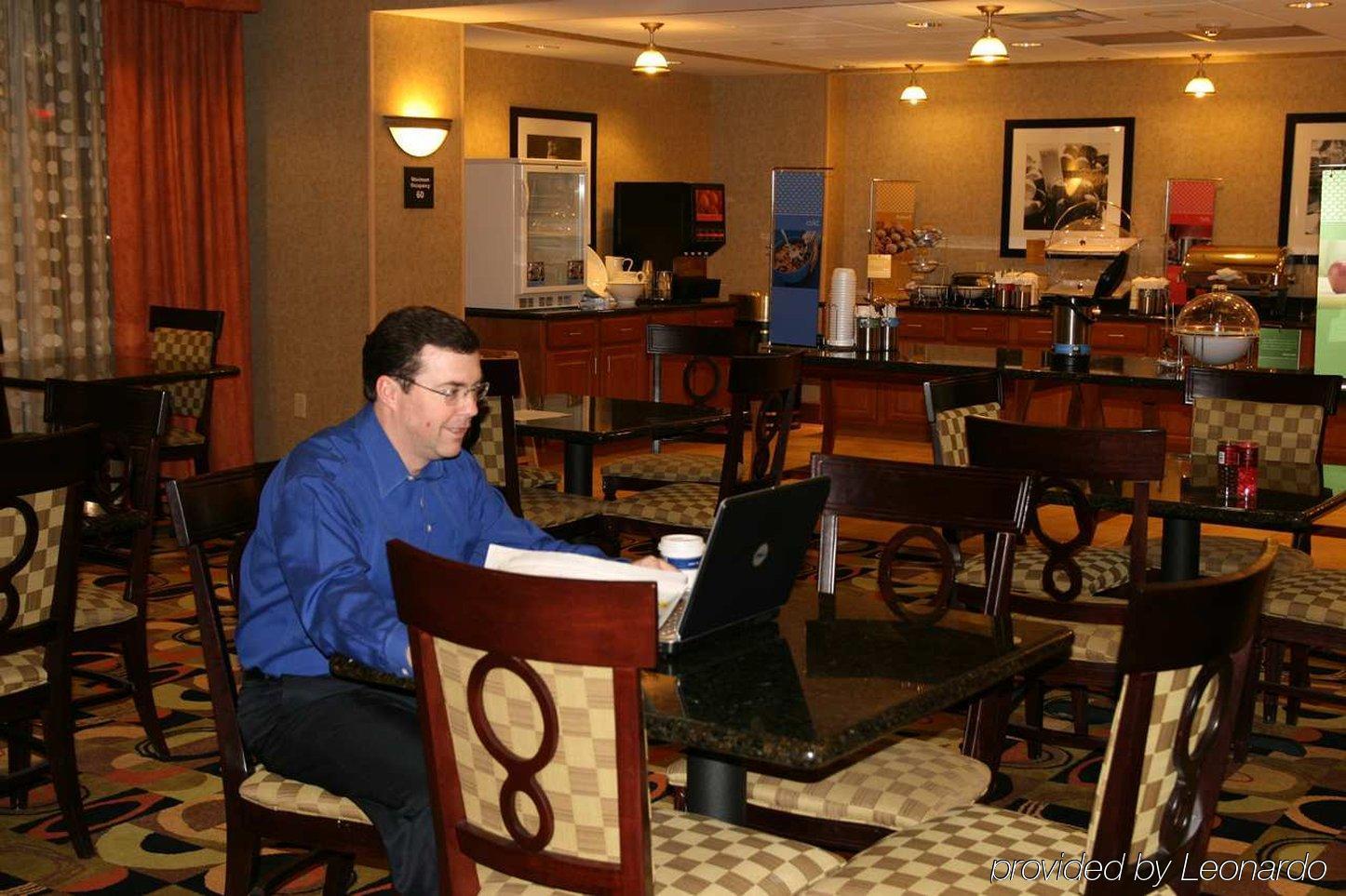 Hampton Inn & Suites Davenport Restaurant foto